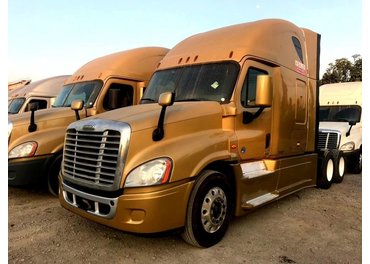 Đầu kéo FREIGHTLINER máy CUMMINS 1CAM